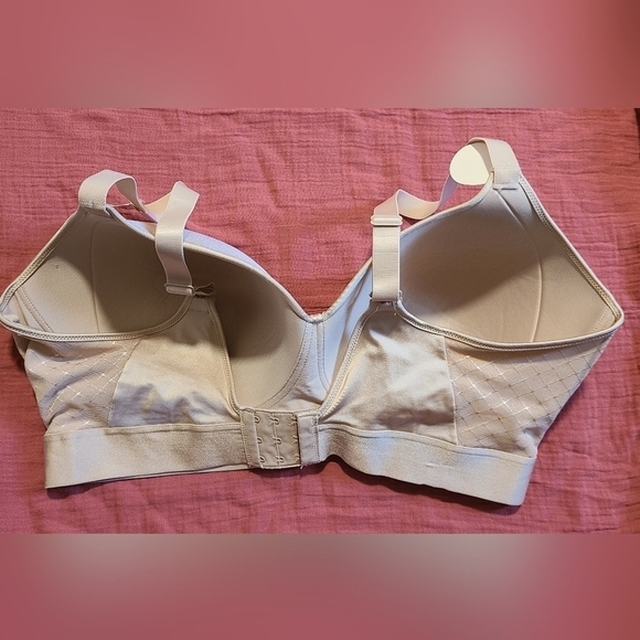 BALI One Smooth U Bounce Control Wire-Free T-Shirt Bra - Picture 3 of 8